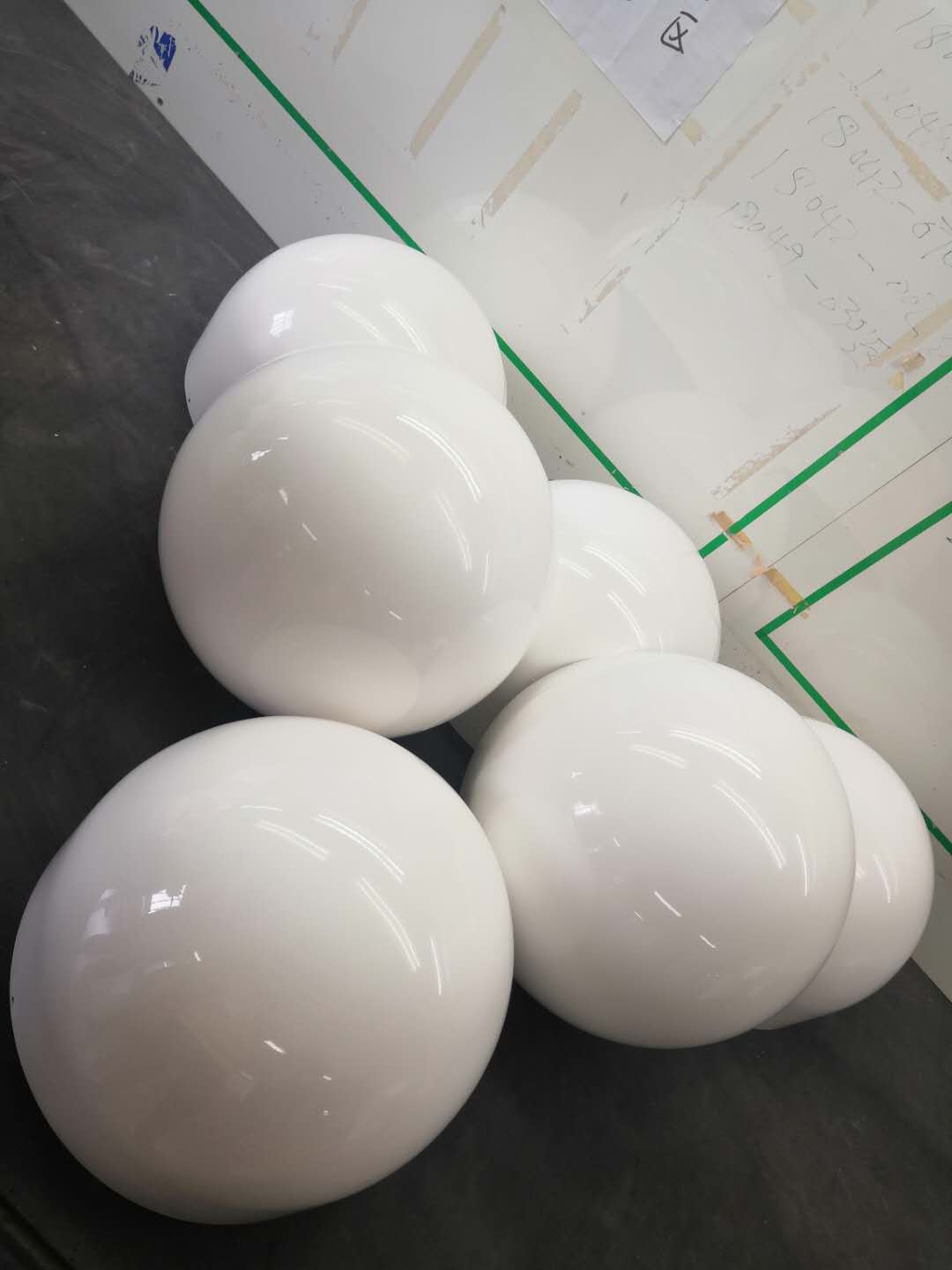 坡屋頂玻璃鋼美化天線(xiàn)罩